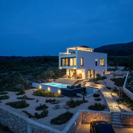 Lapis, Hvar Island