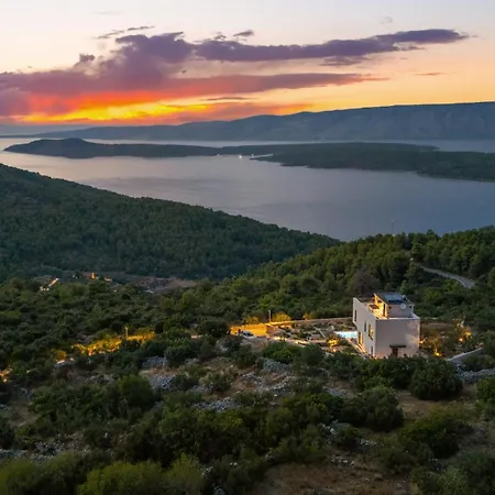 Lapis, Hvar Island