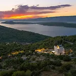Lapis, Hvar Island